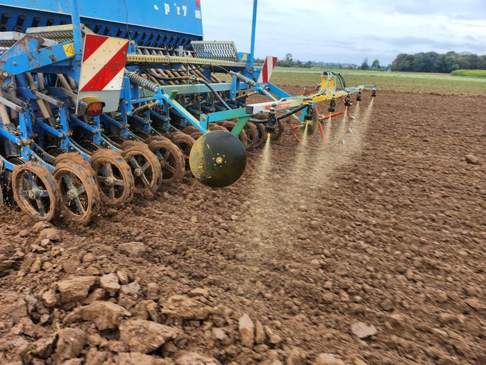 Régulation DPAE SoftiDose — pulvérisation de précision avec pilotage GPS et tablette 7 pouces pour agriculture de précision