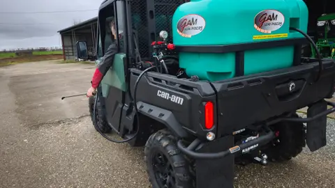 SSV Spraying — buggy Can-Am équipé du kit de pulvérisation GAM Agri Pièces, cuve 300 L et lance